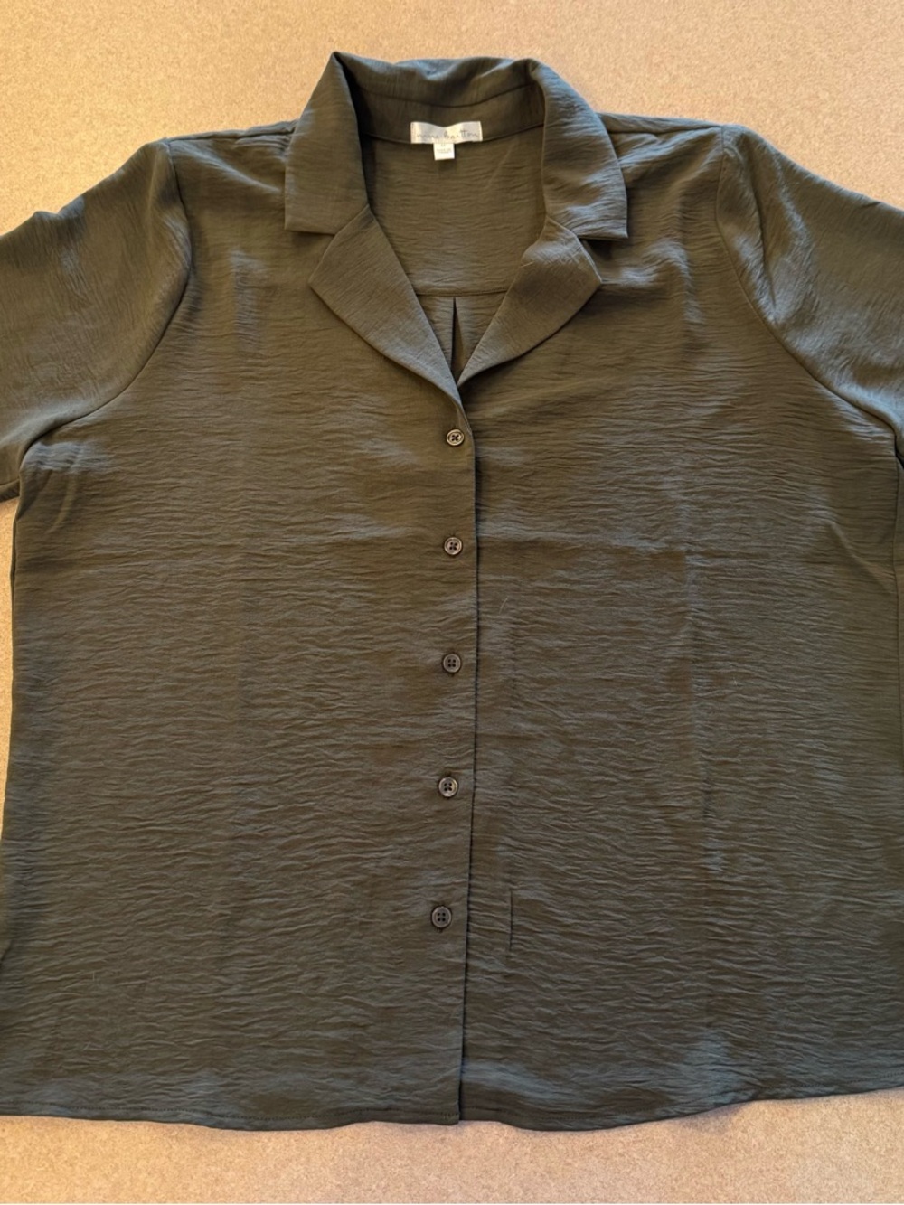 nine britton Olive Green Short Sleeve Button Blouse